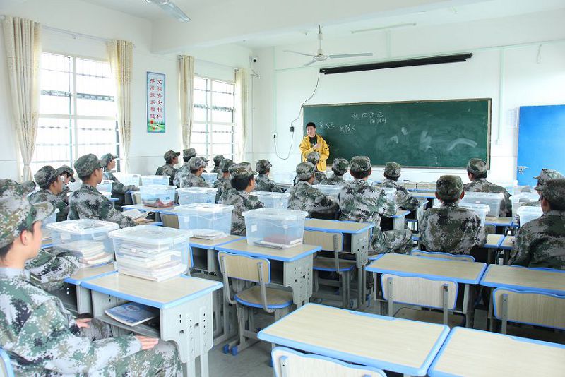 湖北武汉全封闭式学校招收哪些学生？(图1)