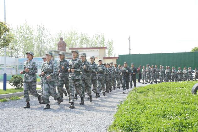 发现孩子偷东西，掌握五个沟通技巧帮助孩子改掉坏习惯