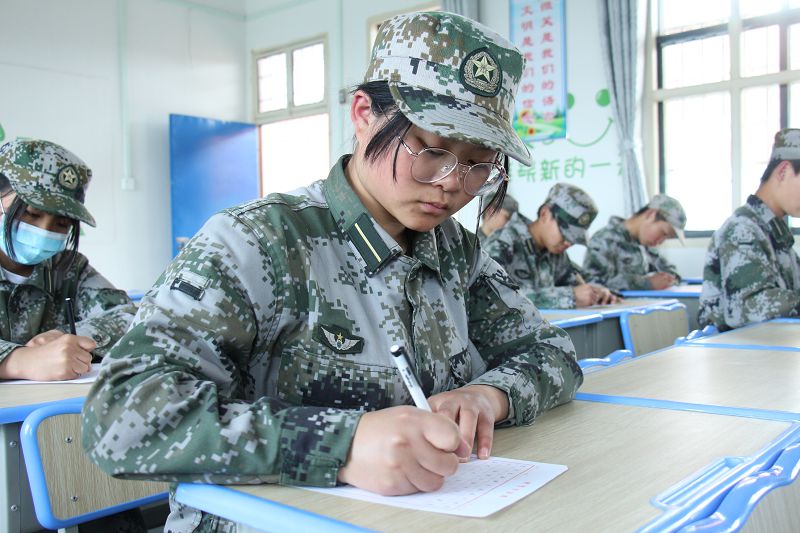 管制学校：请别拿孩子去炫耀，影响孩子的成长(图1)