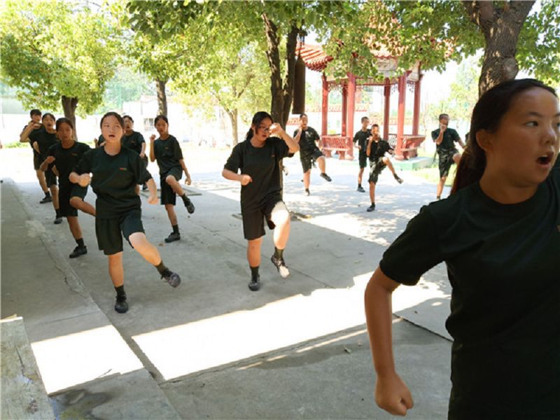 启德叛逆孩子学校开设军体拳训练课程(图4)