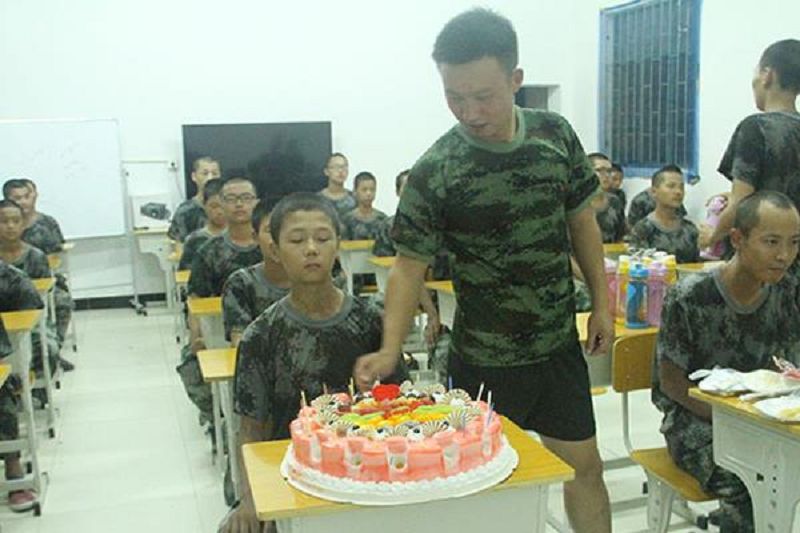 在校学生举办不一样的生日宴会(图2)