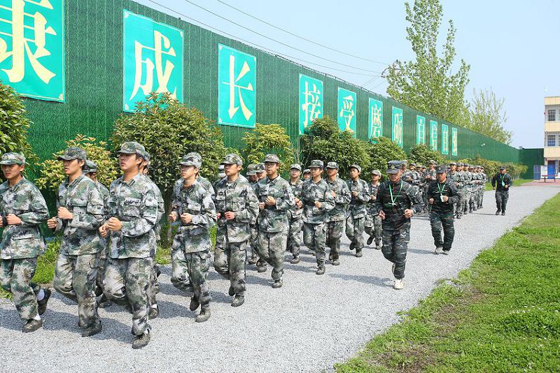 自律也难，成长也苦，但不历经风雨怎能见彩虹?(图1)